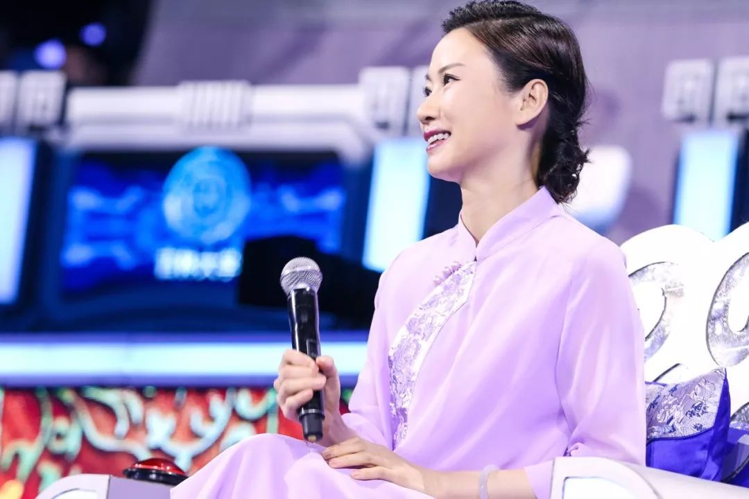 中南大学“最美”教授火了！才华与颜值俱佳，曾多次登上百家讲坛