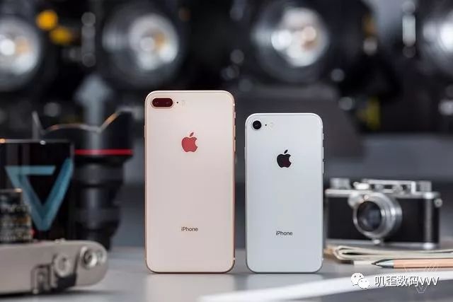 iPhone  8和iPhone  8 Plus谁更值得买？看完优缺点，差距真大