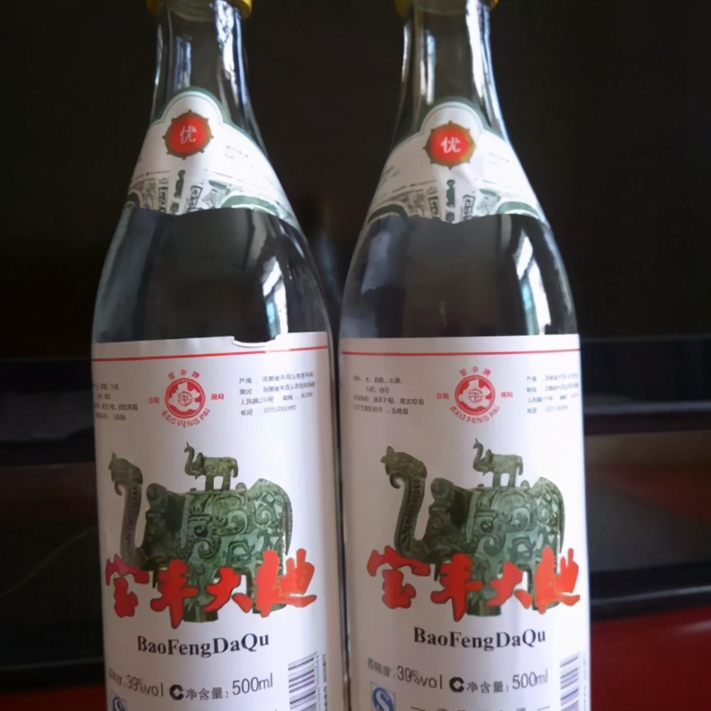 河南名酒榜：赊店、杜康、宝丰等十款，各有千秋，你最钟爱哪一款？