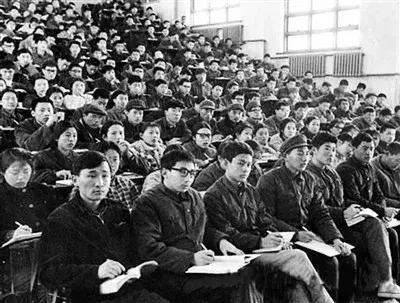 巨星陨落！1977年面谏邓小平同志时，首倡恢复高考并被采纳，被誉为“倡导恢复高考第一人”