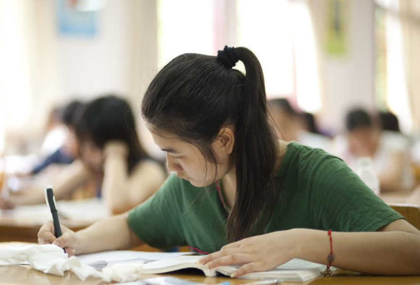 专科生的坏消息，多所高校专升本受限制，学生：幸亏当初选对了