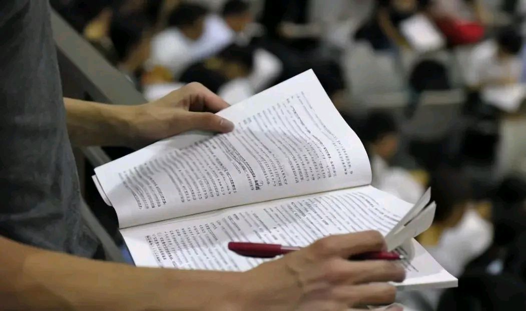 33岁，即将第12次参加高考，到底是执着，还是“怯懦”？