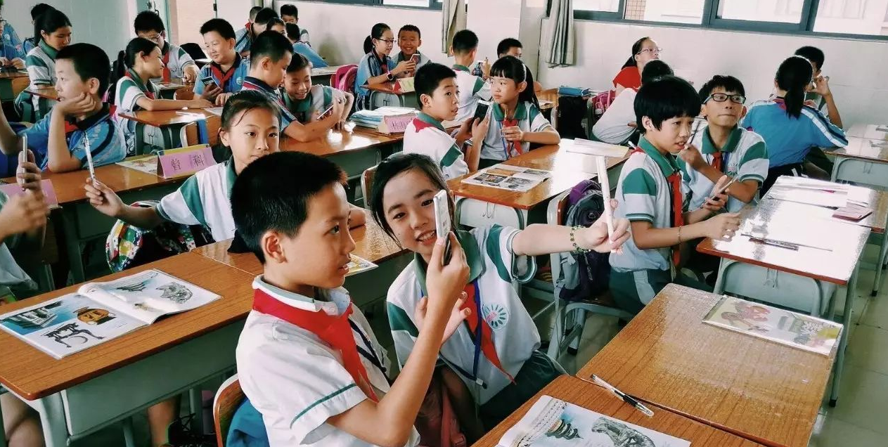 学校查手机怎么藏手机（中学生）