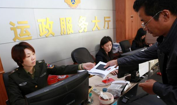 法学生毕业10年，才知道律师事务所和公务员的差距，你选对了吗