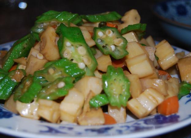 图片[2]-【莲藕秋葵烧肉】做法步骤图 教你营养好吃的莲藕秋-起舞食谱网