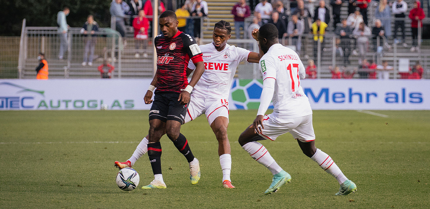 德甲单赛季最高积分（德国升降机科隆：20年间5次从德甲降级，4次夺取德乙冠军）