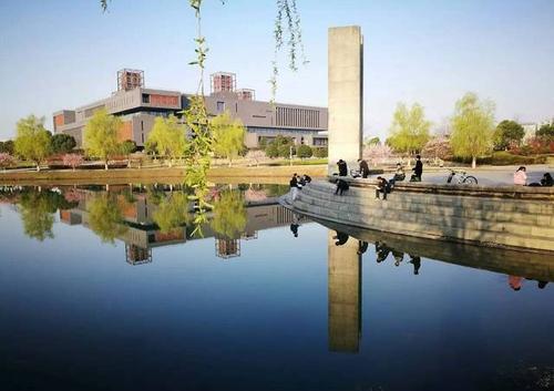 录取分数不高，就业率却极高的2所理工类院校，考到就是赚到