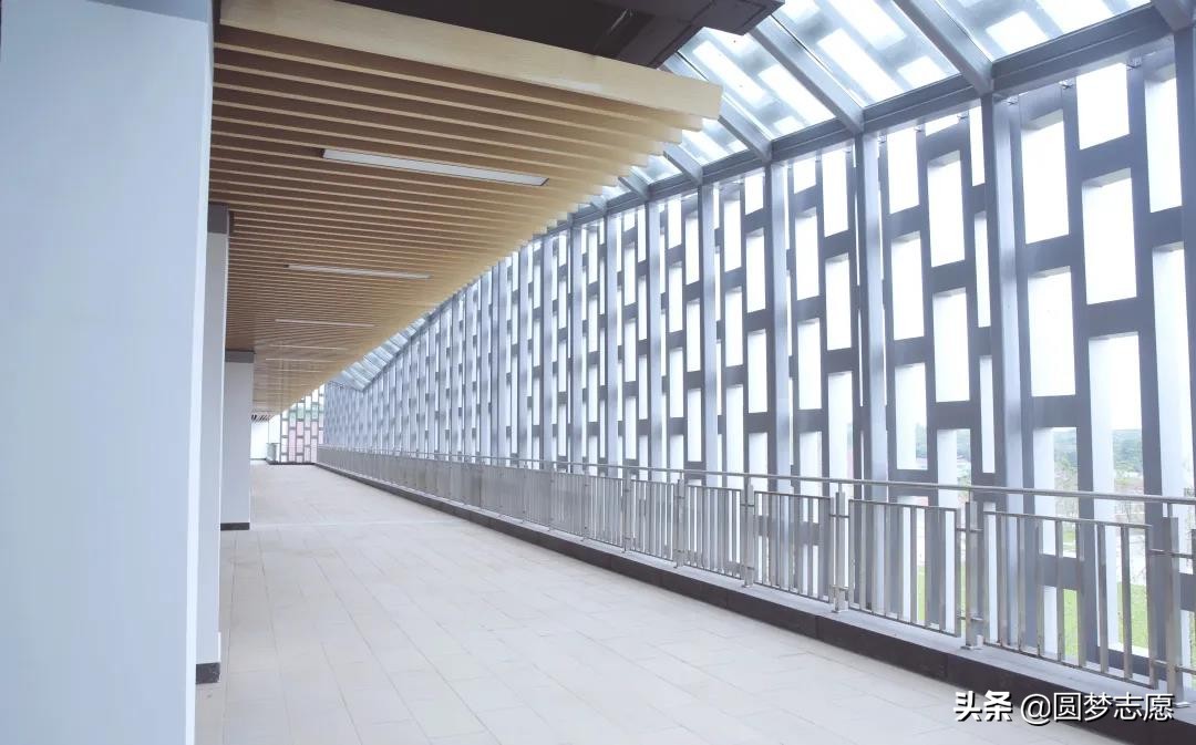 为什么现在很多北京高校都要“外迁”？科大怎么不迁回北京？