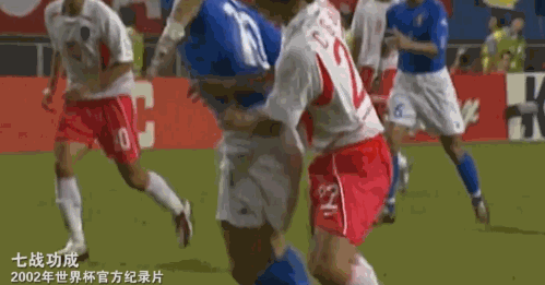 华金世界杯的传球出界（足坛世纪解密：2002年的韩国队，究竟做了什么，引发舆论地震）