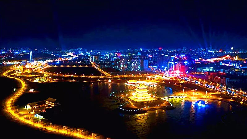 同样位于“聚宝盆”的鄂尔多斯和榆林,谁的综合实力更强?