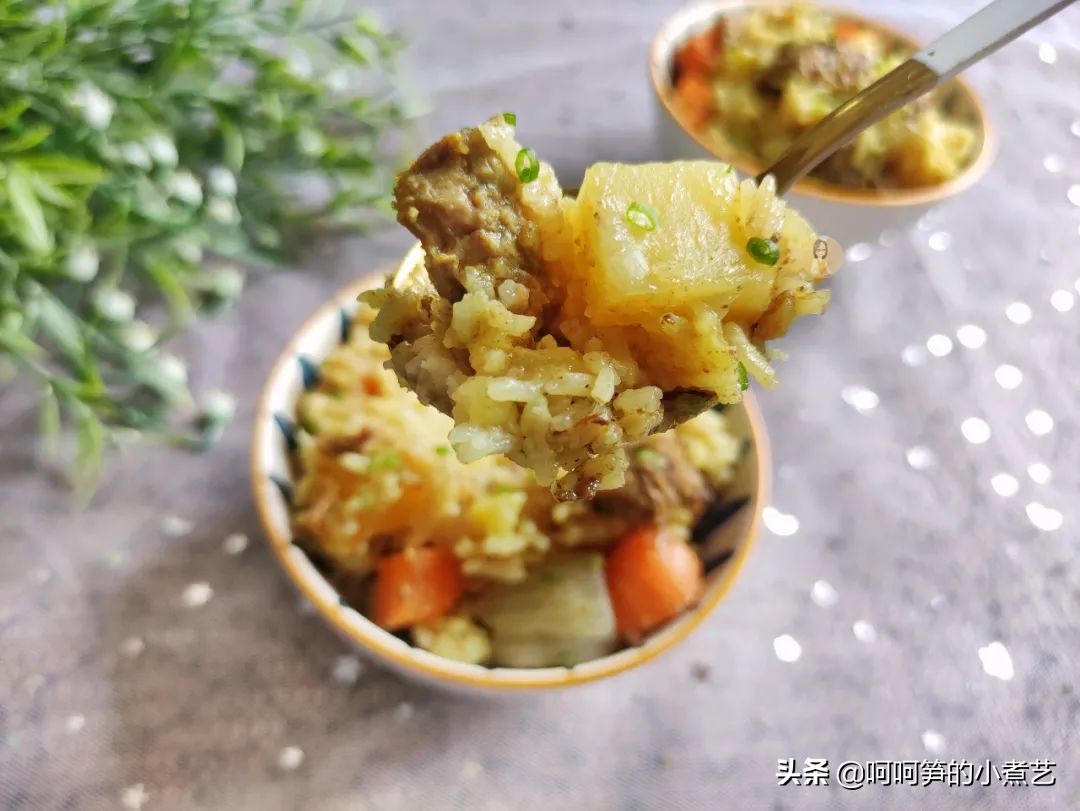 只要电饭煲就能做的咖喱饭，简单又好吃，快手还美味，适合新手党