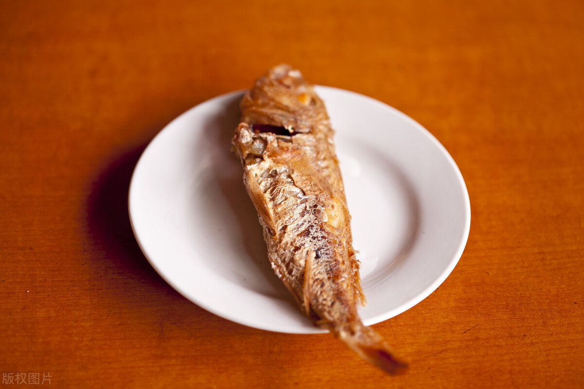 中国咸鱼,被世卫组织列为i类致癌物?医生辟谣:属实,但还能吃