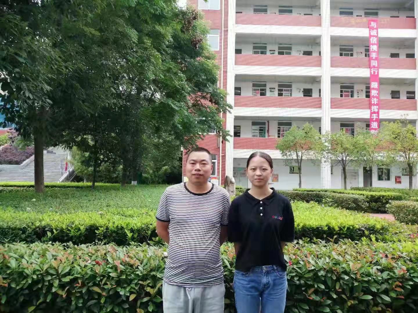 绵阳学霸刘瑾妍高考712分，感恩母校让她有机会“诗酒趁年华”
