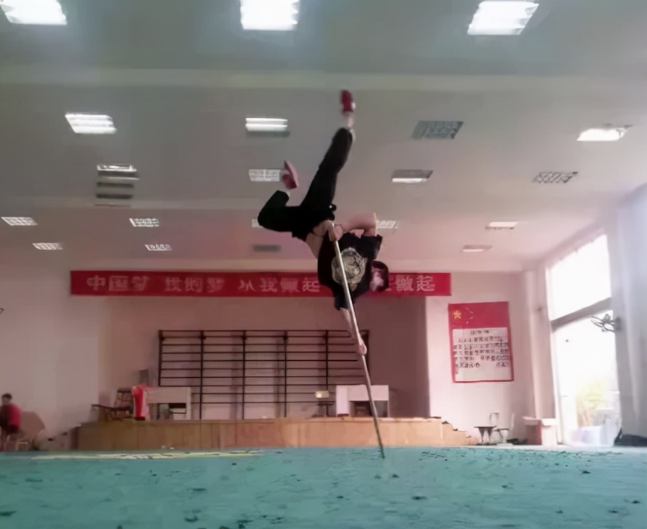 全市唯一！实外五龙山李俊校长参加《武林后浪》节目开机仪式