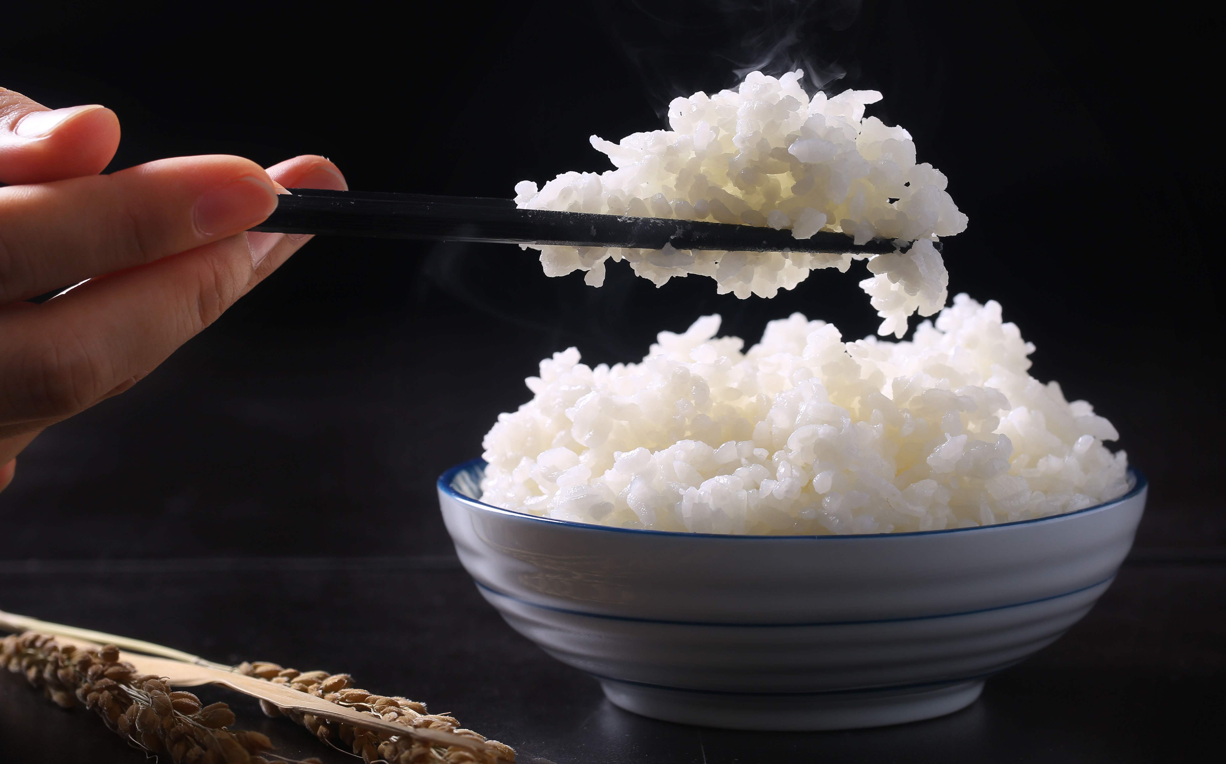 如何焖出一碗好吃的米饭 如何焖出一碗好吃的米饭来