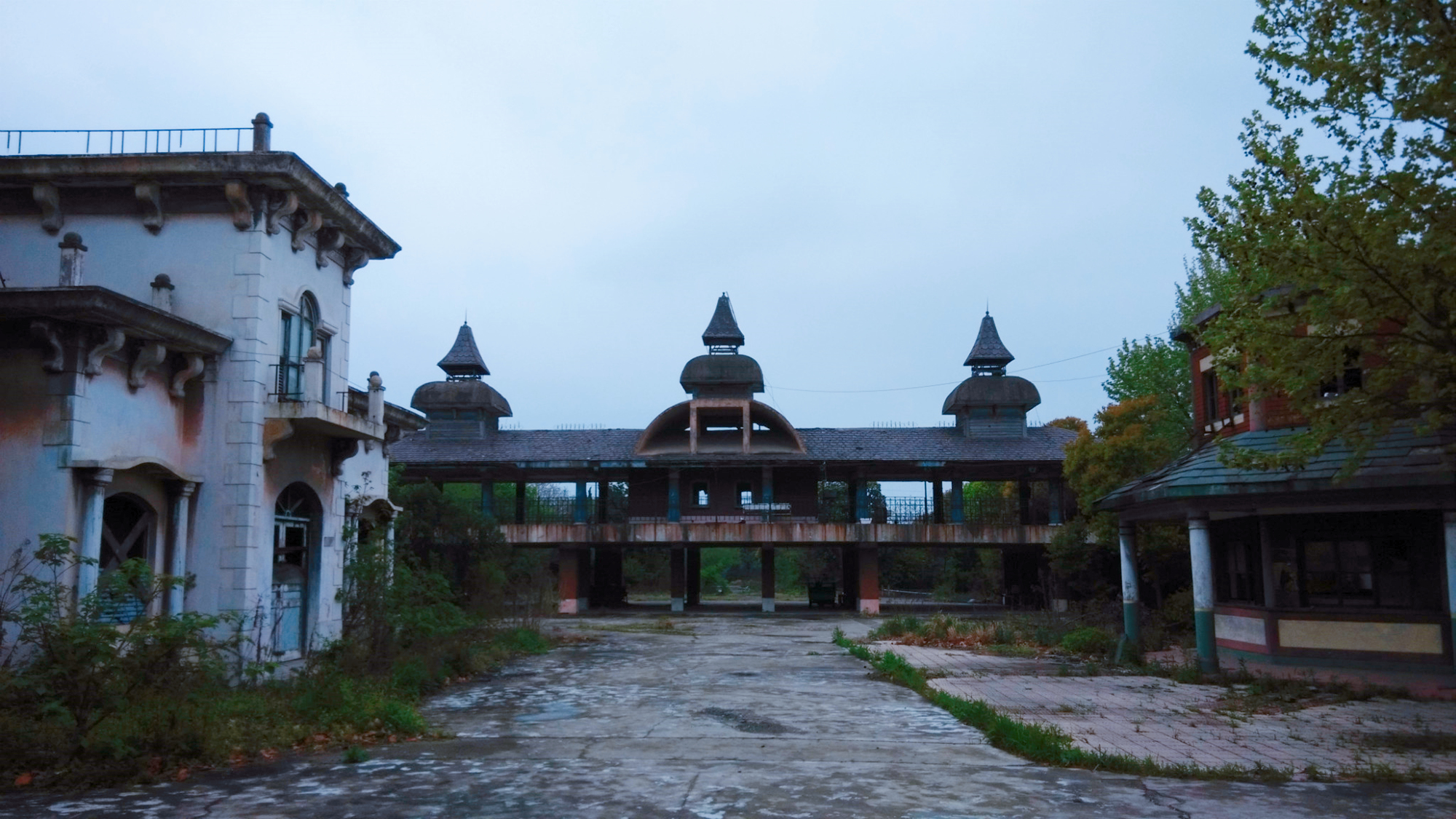 廢棄的迪士尼樂園(廢棄的迪士尼樂園恐怖)