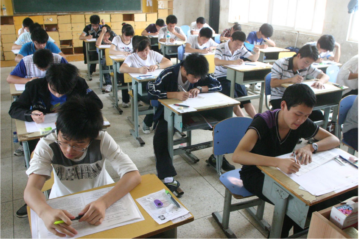 2021年8个省实行高考新政策，文科生的福音，让学生有更好的出路