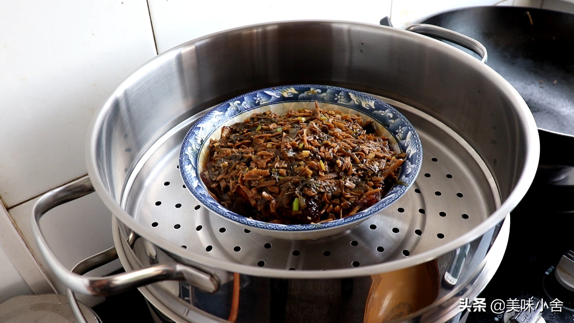 过年了！教你做梅菜扣肉，肉香软烂，肥而不腻，学会年夜饭露一手