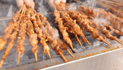 老胖串店一年卖出9900万牛肉串，被称为烧烤界的航母！