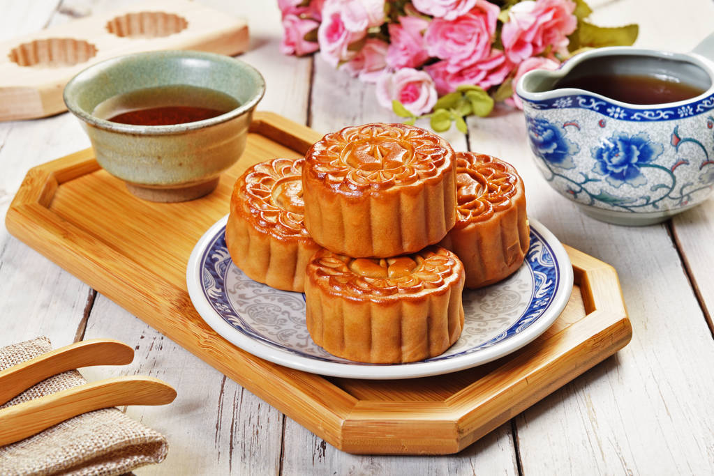 天上月正圆，人间小离别