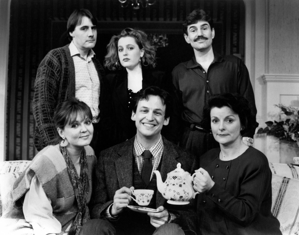 好莱坞“性教育”女星想穿胸罩？ “谁爱穿，我不做！”