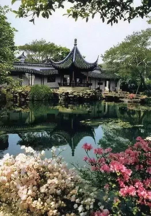 借用古典的手法，打造现代中式庭院