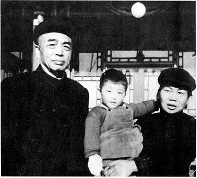 十大元帅的父亲是何身份：林彪的父亲经营布厂，贺龙的父亲是烈士
