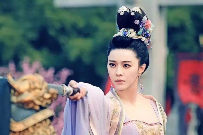 中国第一位女皇帝居然不是武则天而是她武则天最早是哪位皇帝称中国