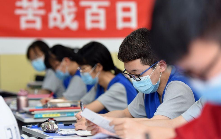 高考满分作文《酒》，全文没有一个酒字，却散发着浓浓的酒香