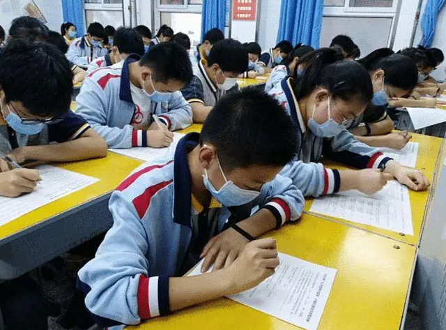 鼓励三胎政策出炉，三育一体化将全面实行，年轻人终于能养得起了