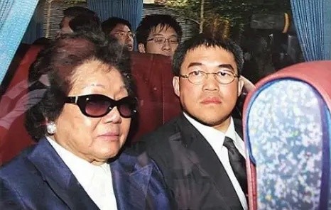 霍家四代女眷皆是极品，悄无声息便可搅动半个世纪风云