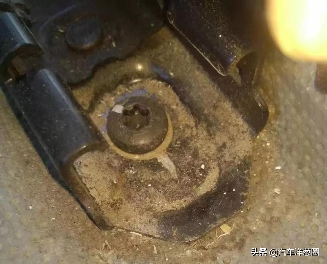 泡水车知道这些就够了，车贩子都这么看，小白买二手车都被骗不了