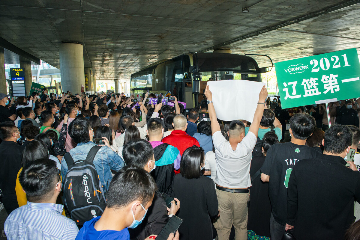 CBA下赛季或启用全华班政策(CBA下赛季采取“全华班”并非禁止外援，恢复主客场很重要)