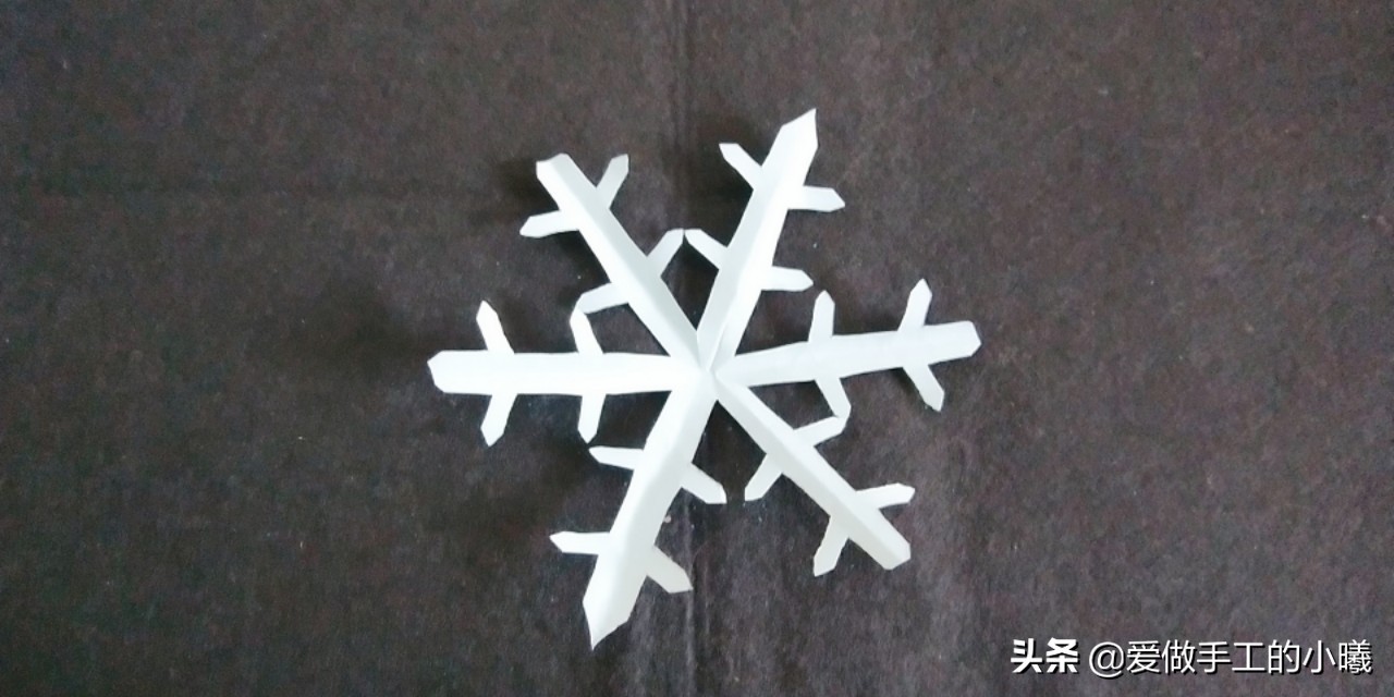 手工：雪花剪纸图解，简单几步就完成