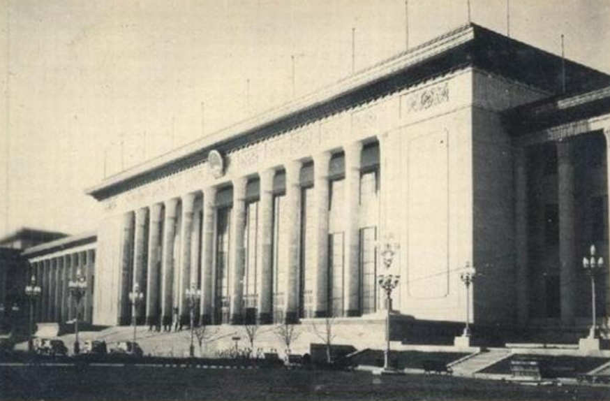 太阳熠熠生辉(1959年，《江山如此多娇》画完，周总理为何不肯在画上题字？)