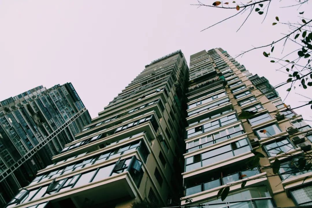 老破小一平10万+！我们走遍厦门18所名校，为你曝光最贵学区房！