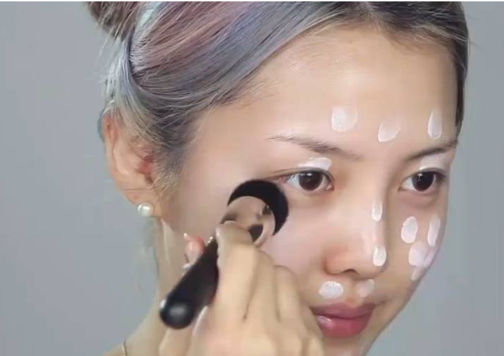 “新手化妆”保姆级教程来啦，助你打开化妆世界的第一道门