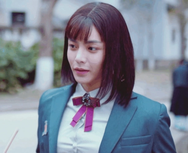 5位"男扮女装"的男星,王源毫无违和感,胡歌简直让人捧腹大笑