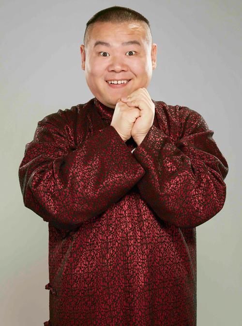 不说足球说相声(女足凭实力挺进东京,岳云鹏实力调侃男足,男足竟踢