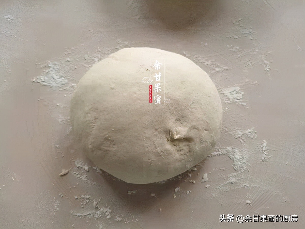 天冷了，用这方法制作发面团，加点红豆同蒸，早餐面食轻松上桌