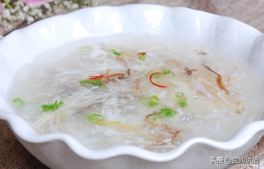 食的鱼类,基本没有大鱼刺,适宜小孩子食用三丝银鱼羹【食材】银鱼40克