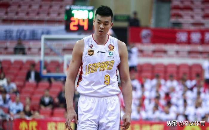 李慕豪个人简介(职业球员输给业余人士！18岁已经2米16, 参加NBA选秀却落选)