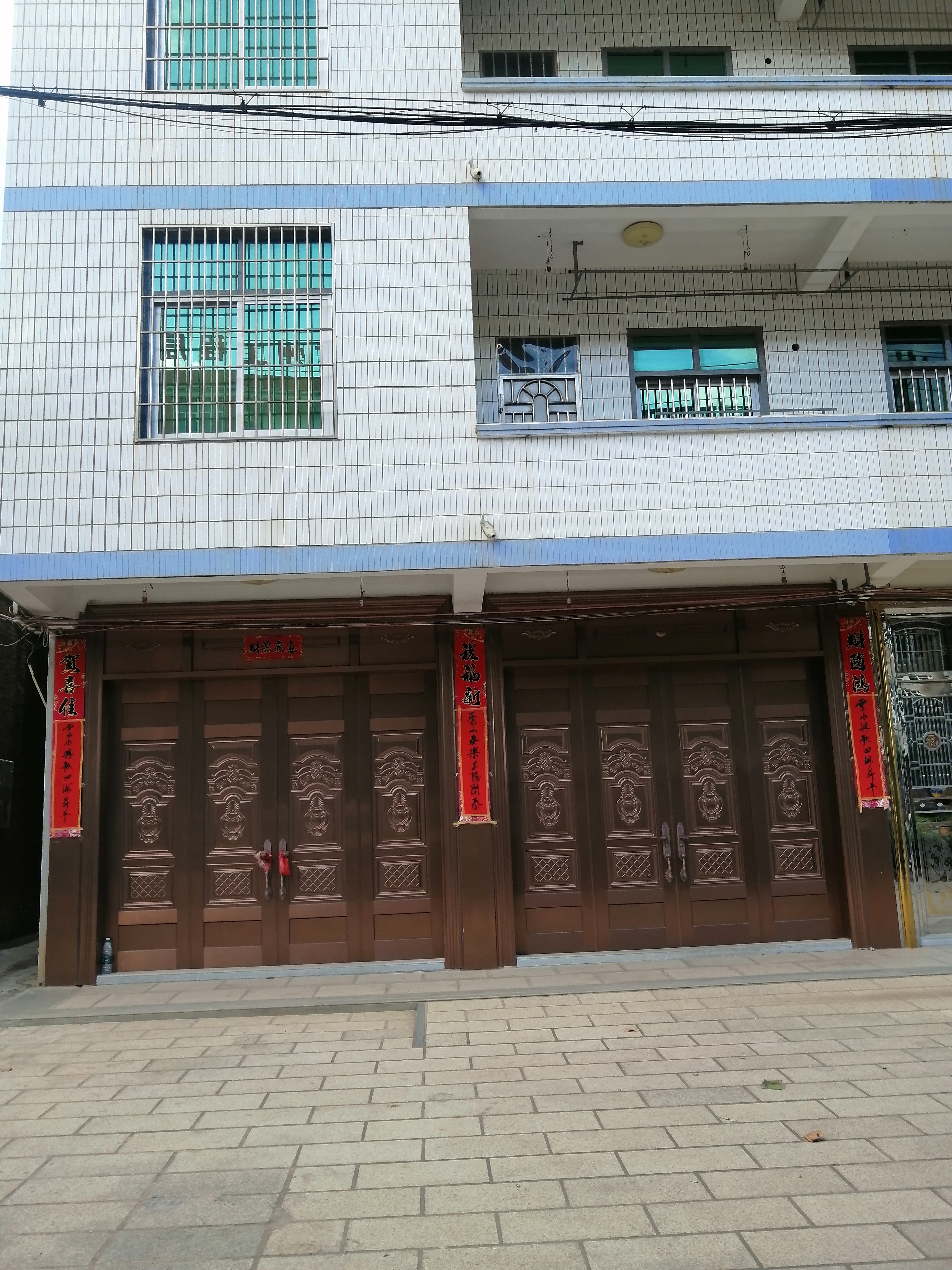 农村自建房外墙喷真石漆，如果盲目去跟风，将来很可能会后悔