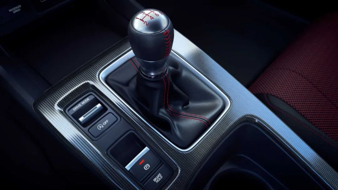 全新宝马M135i xDrive官图发布；大众T-ROC探歌新车型上市