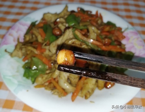 孜然面筋的做法（掌握这三个技巧面筋香辣过瘾）