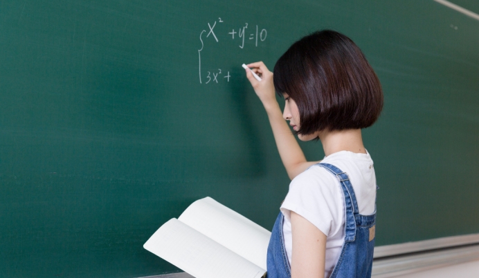 大一新生竞选“班干部”，哪个最有益？聪明的人都选这几个