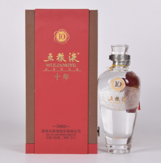 剑南春属于什么档次酒(5浓香名酒大比拼，五粮液和剑南春表现不错，结果谁能笑到最后？)