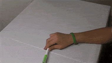 我靠转笔震慑了老外！原来这也是一股来自东方的神秘力量！