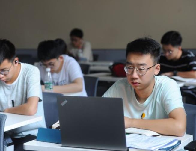 准大一新生要入学，寝室床位怎么选才合理？过来人给你传授经验