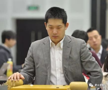 常昊简介(世界冠军常昊现状，任棋协副主席，43岁仍年轻帅气，51岁妻子显老)